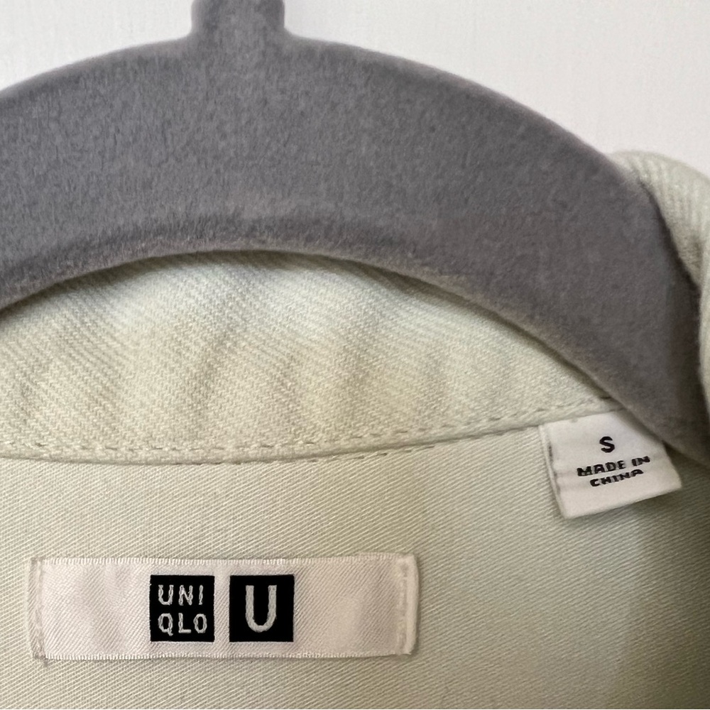 Uniqlo Nwot Button Down Structured Denim Shirt / … - image 4